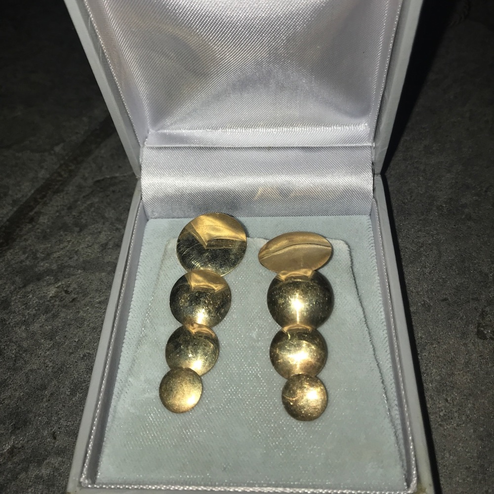 Beutiful gold earings